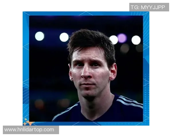 足球明星的辉煌历程与影响力探讨：从贝利到梅西的传奇之路